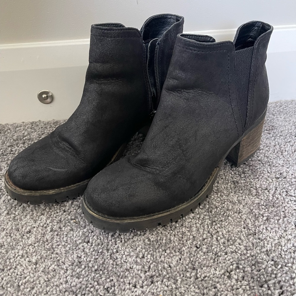 Carlos Santana black booties-GILL